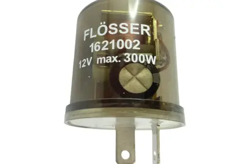 Przekaźnik kierunkowskazów Flösser 1621002, 12V max. 300W. Kluczowy element do podłączenia przerywacza kierunkowskazów w pojeździe.