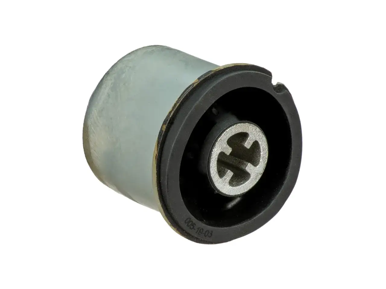 Metalowo-gumowy element zawieszenia, który może powodować, że samochód skrzypi na wybojach.